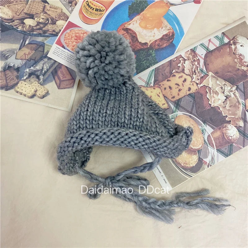 Knitted hat for dogs and cats