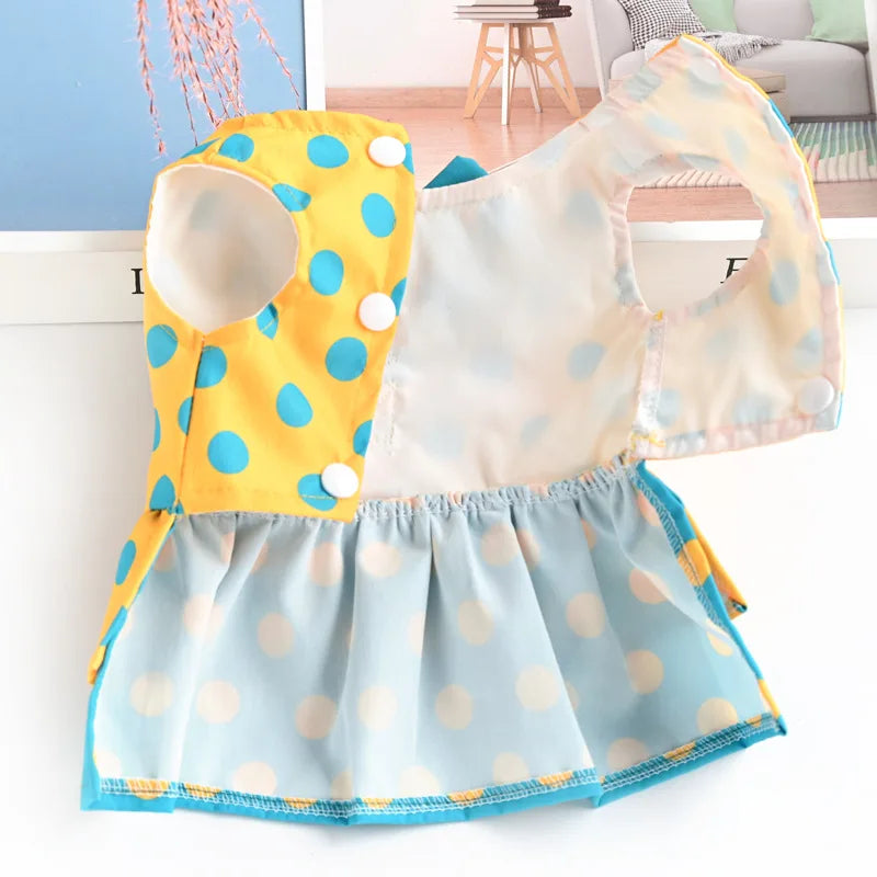 Summer princess dress for dogs with leash.
